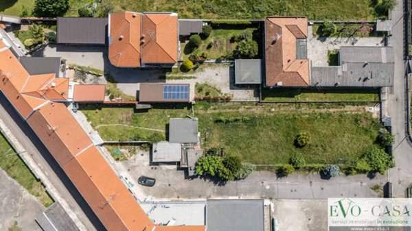 casa indipendente in vendita a Magnago in zona Bienate