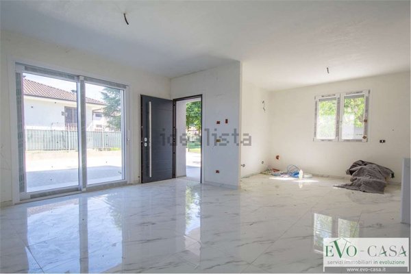 casa indipendente in vendita a Magnago in zona Bienate