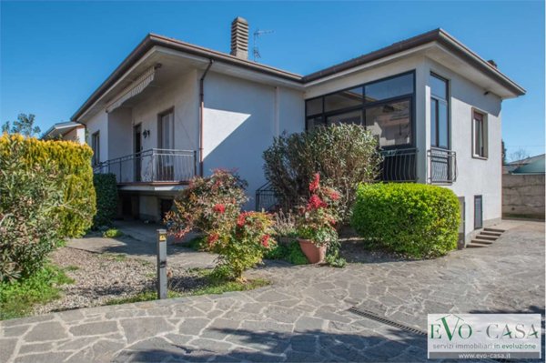 appartamento in vendita a Magnago in zona Bienate