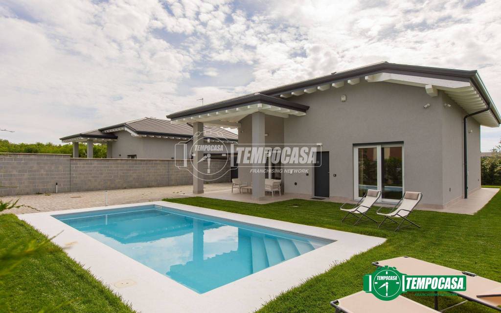 casa indipendente in vendita a Magnago in zona Bienate