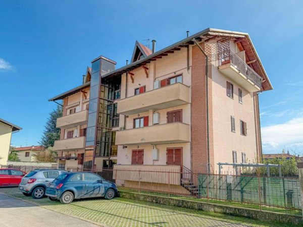 appartamento in vendita a Magnago in zona Bienate