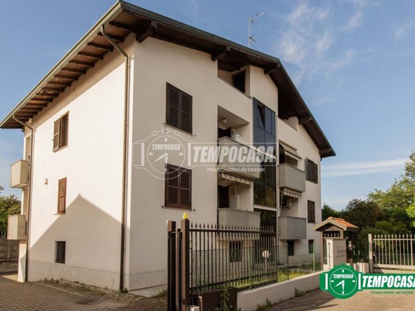 appartamento in vendita a Magnago in zona Bienate