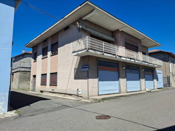 casa indipendente in vendita a Magnago in zona Bienate
