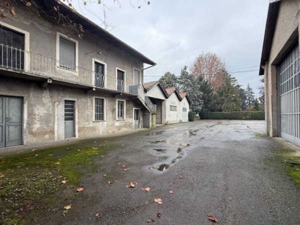 appartamento in vendita a Magnago in zona Bienate