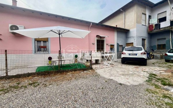 appartamento in vendita a Magnago in zona Bienate