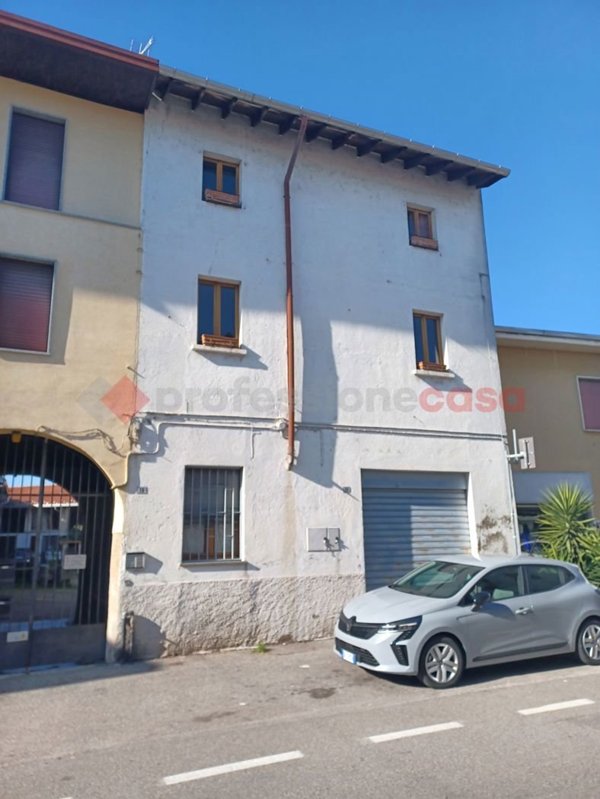 appartamento in vendita a Magnago in zona Bienate