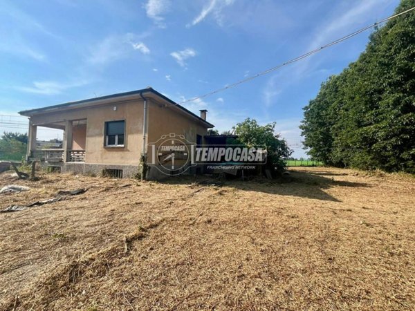 appartamento in vendita a Magnago in zona Bienate