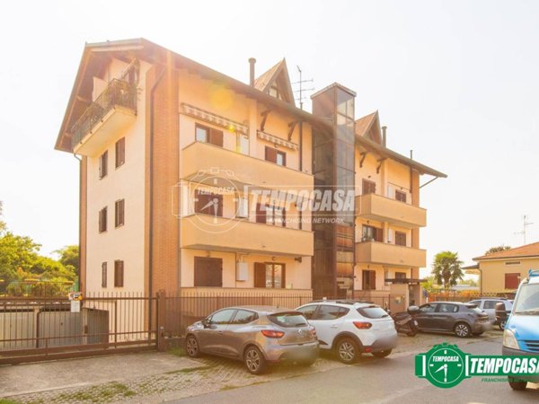 appartamento in vendita a Magnago in zona Bienate