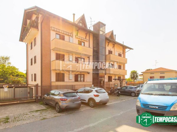 appartamento in vendita a Magnago in zona Bienate