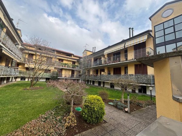 appartamento in vendita a Magnago in zona Bienate