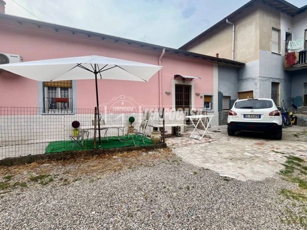 appartamento in vendita a Magnago in zona Bienate