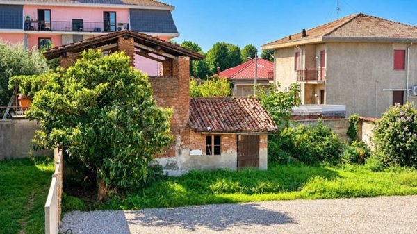 appartamento in vendita a Magnago in zona Bienate