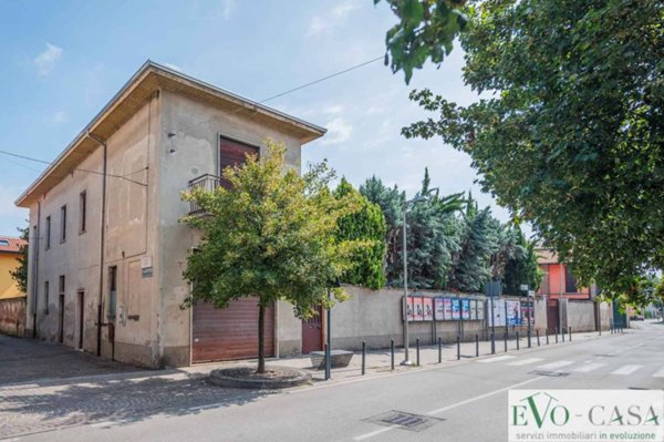 casa indipendente in vendita a Magnago in zona Bienate