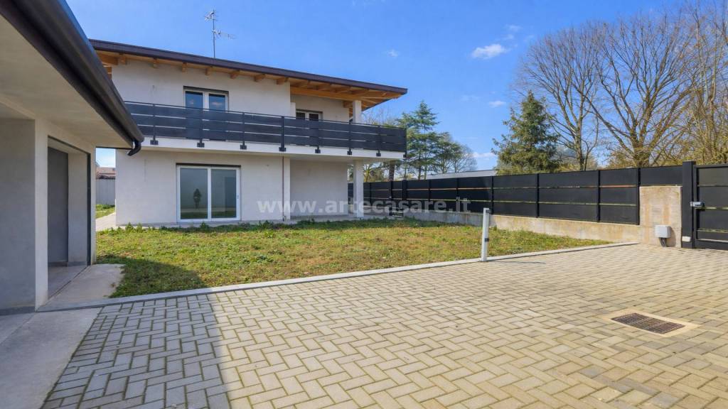 casa indipendente in vendita a Magnago in zona Bienate