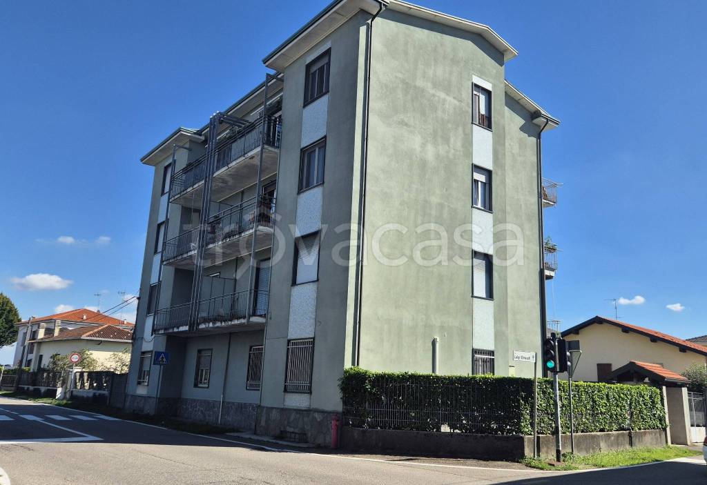 appartamento in vendita a Magnago in zona Bienate
