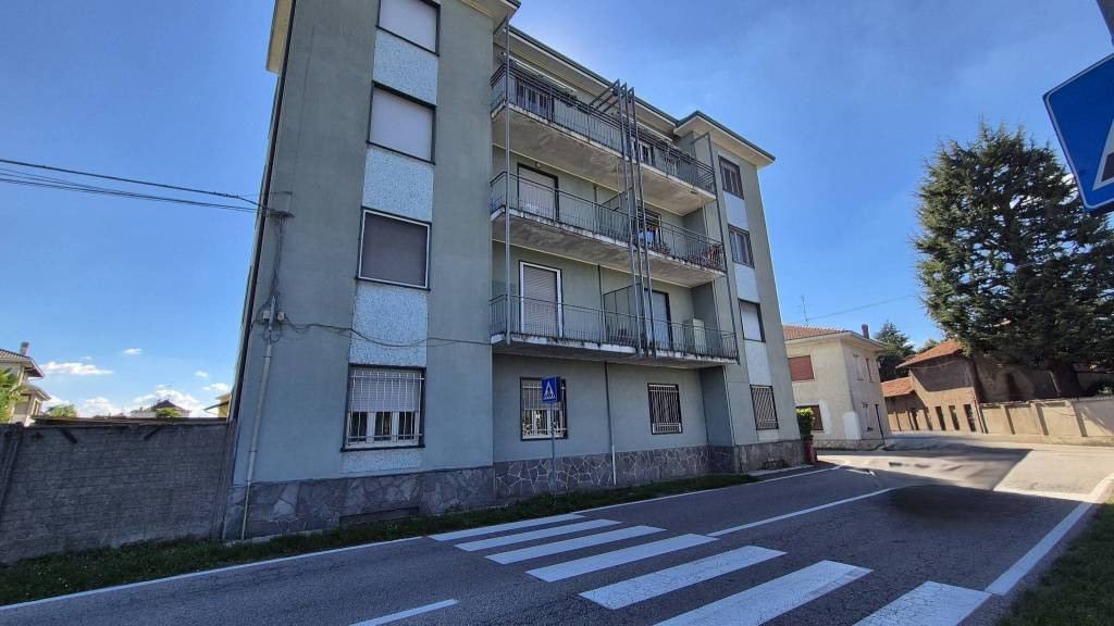 appartamento in vendita a Magnago in zona Bienate