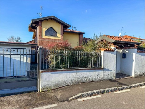 appartamento in vendita a Marcallo con Casone in zona Marcallo