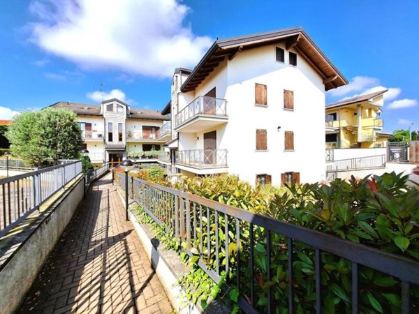 appartamento in vendita a Marcallo con Casone in zona Marcallo
