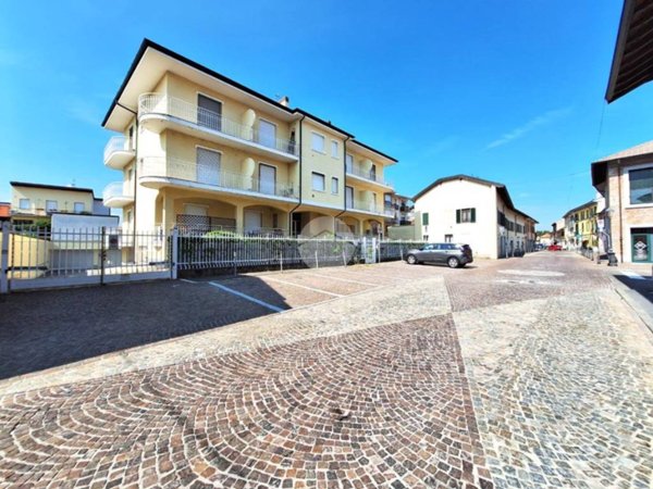 appartamento in vendita a Marcallo con Casone