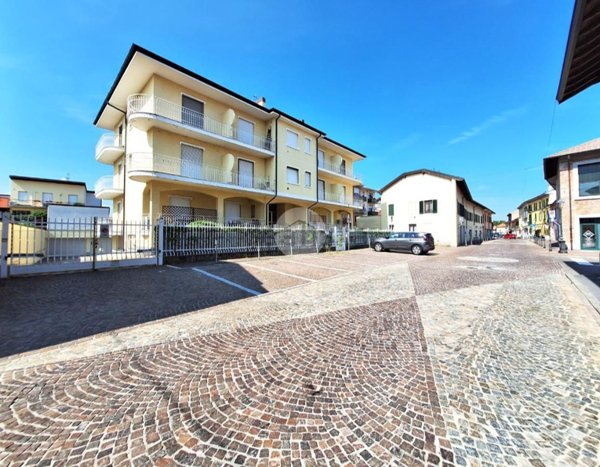 appartamento in vendita a Marcallo con Casone