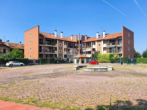 appartamento in vendita a Marcallo con Casone