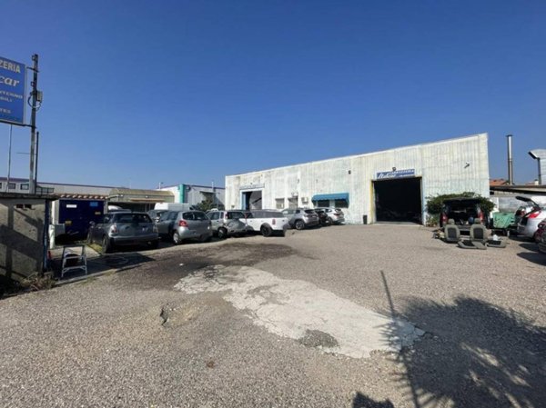 locale commerciale in vendita a Marcallo con Casone in zona Marcallo