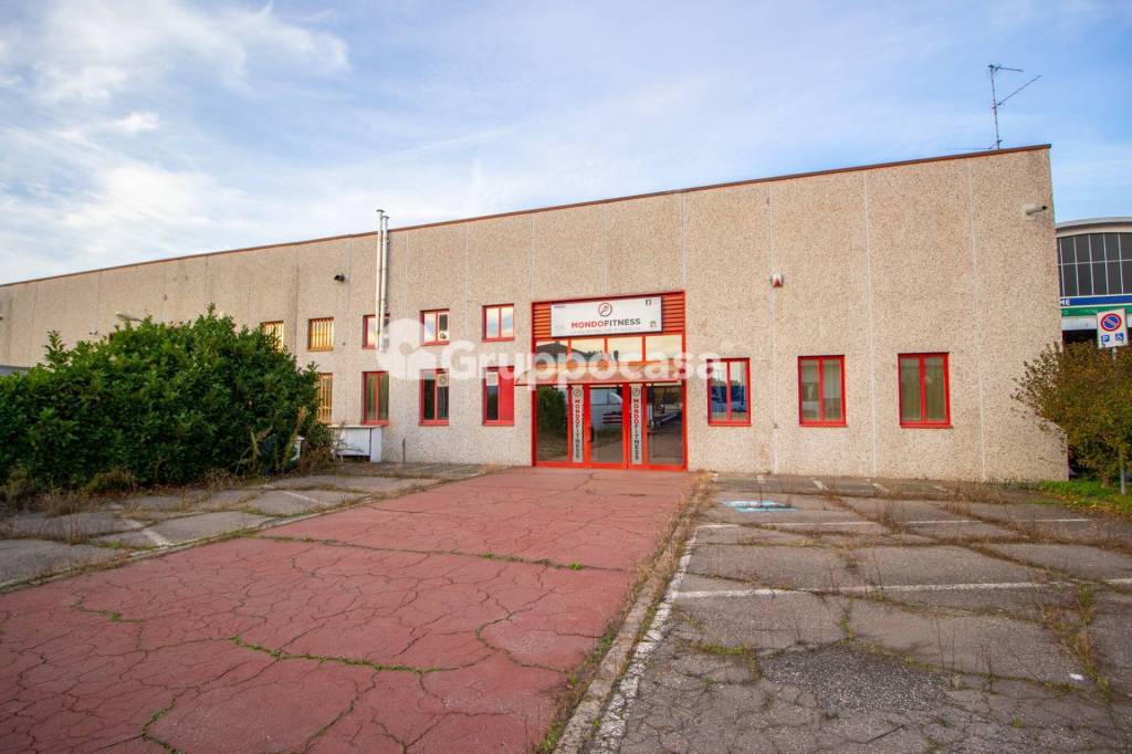 locale commerciale in vendita a Marcallo con Casone in zona Marcallo