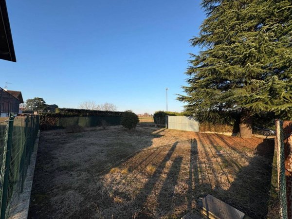 terreno edificabile in vendita a Marcallo con Casone