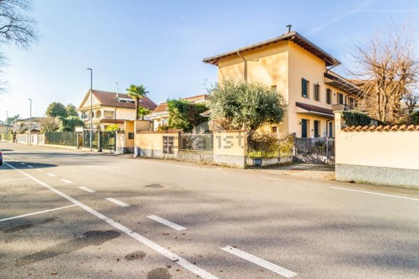 appartamento in vendita a Marcallo con Casone