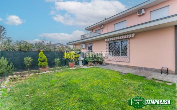 appartamento in vendita a Marcallo con Casone