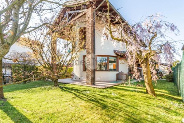 appartamento in vendita a Marcallo con Casone