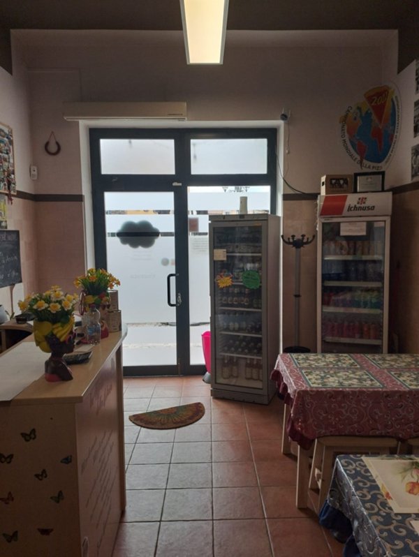 negozio in vendita a Marcallo con Casone