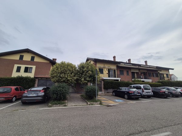 appartamento in vendita a Marcallo con Casone in zona Marcallo