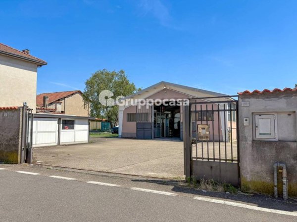 locale commerciale in vendita a Marcallo con Casone in zona Casone