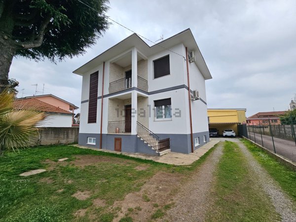 casa indipendente in vendita a Marcallo con Casone in zona Marcallo