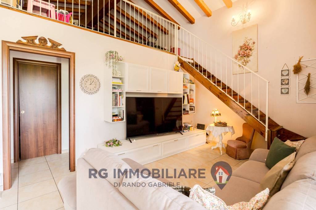 capannone in vendita a Masate