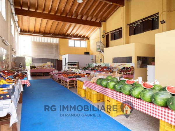 negozio in vendita a Masate
