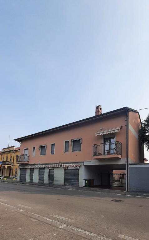 negozio in vendita a Masate