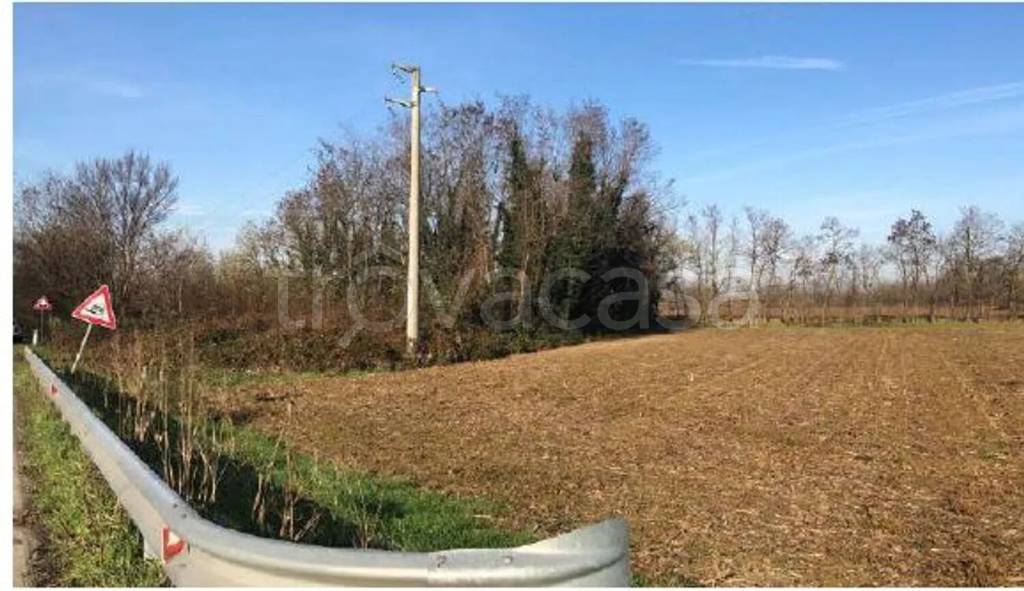 terreno edificabile in vendita a Masate