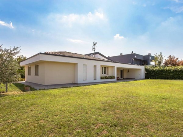 casa indipendente in vendita a Masate