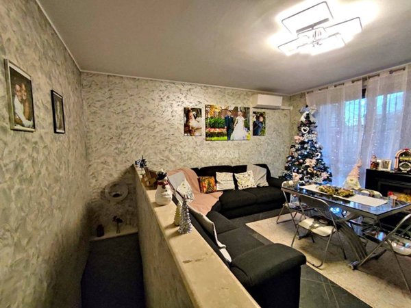 appartamento in vendita a Mediglia in zona Mombretto
