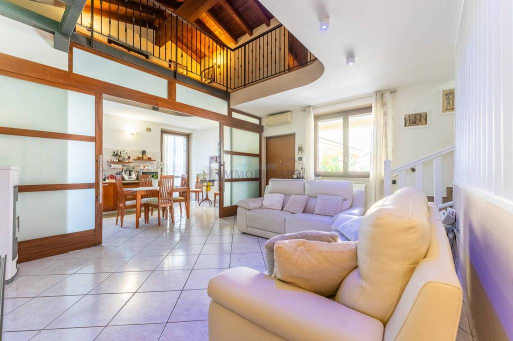 casa indipendente in vendita a Mediglia