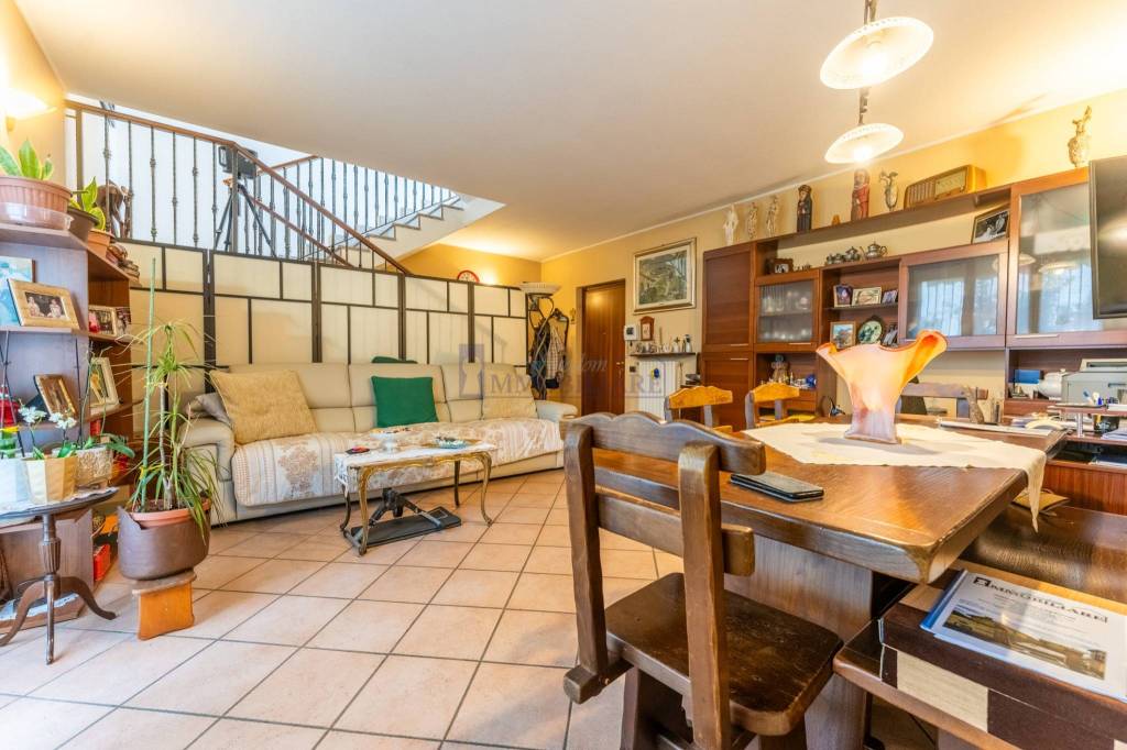 casa indipendente in vendita a Mediglia