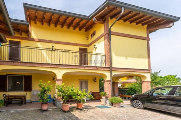 casa indipendente in vendita a Mediglia