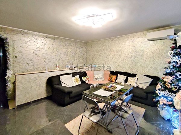 appartamento in vendita a Mediglia in zona Mombretto