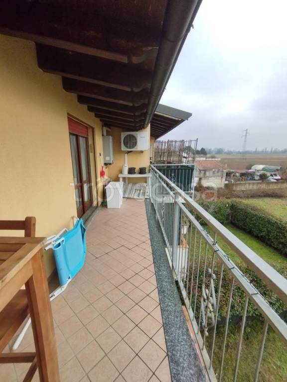 appartamento in vendita a Mediglia in zona Bustighera