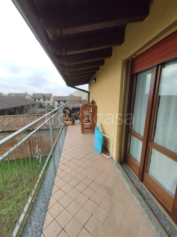 appartamento in vendita a Mediglia in zona Bustighera