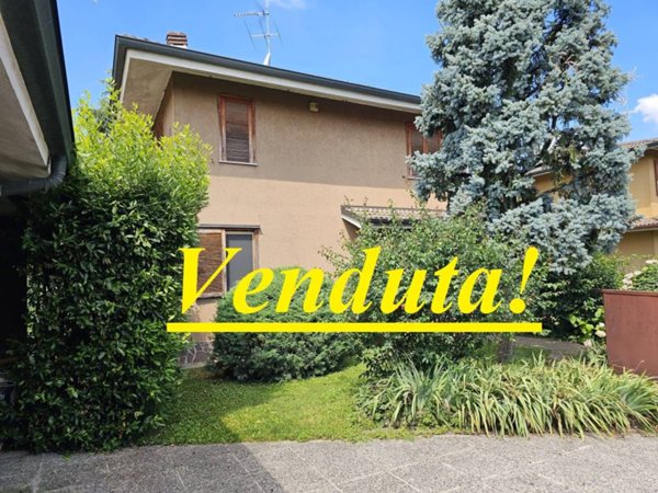 casa indipendente in vendita a Mediglia