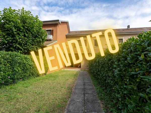 casa indipendente in vendita a Mediglia in zona Vigliano