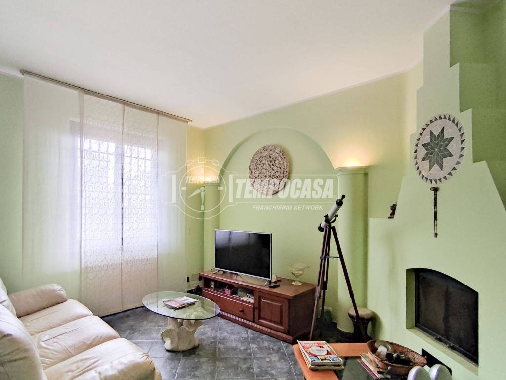 casa indipendente in vendita a Mediglia in zona Mombretto